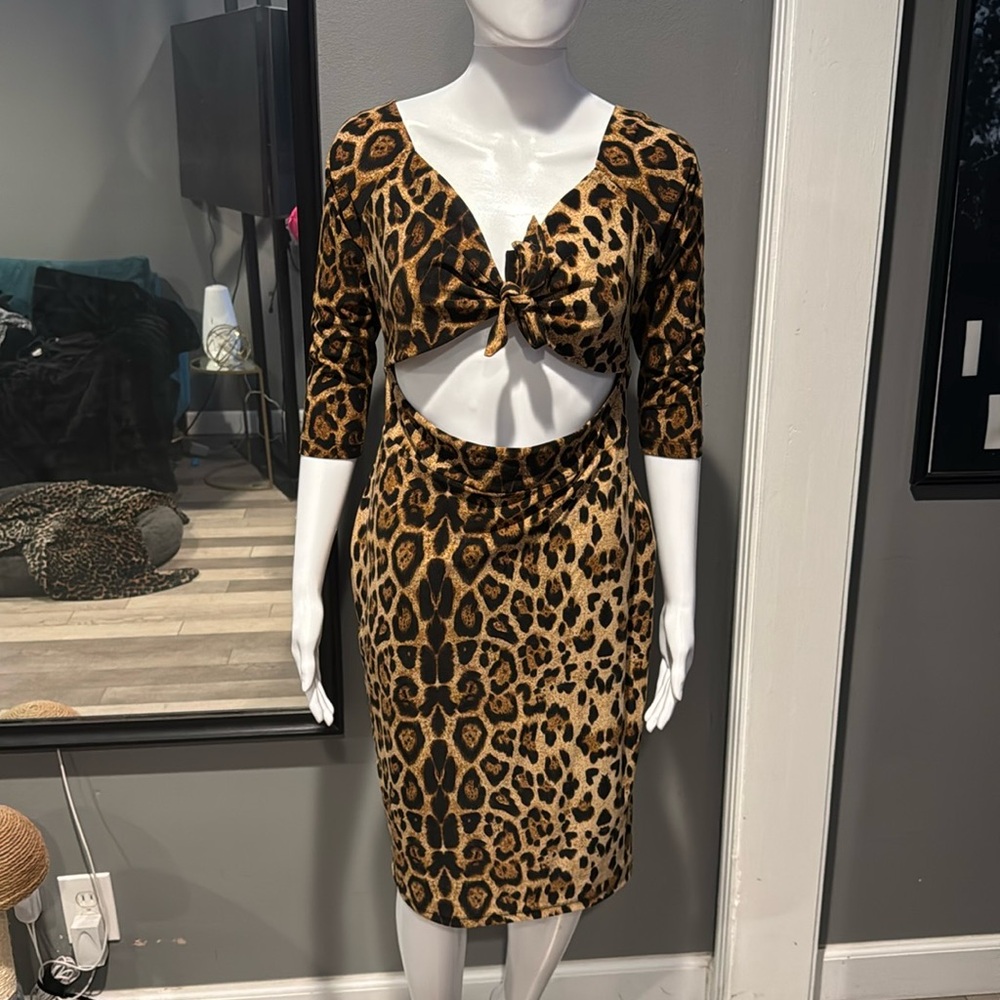 Stunning leopard print by egris cut out dress size L nwot